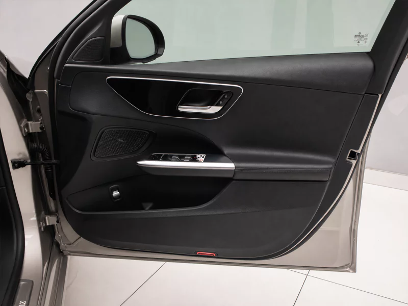 Vehicle Image for 23/25for Mercedes-Benz C-Class C200 Auto (W206)