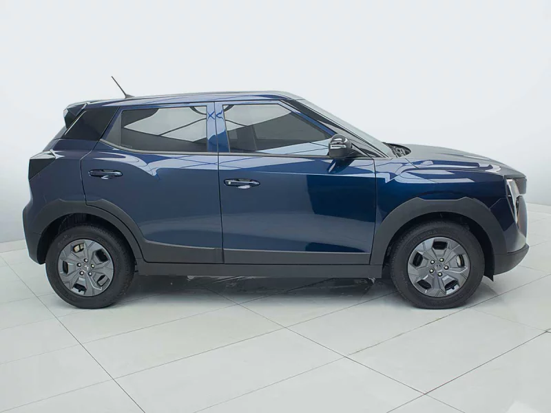 Vehicle Image for 4/23for Mahindra XUV3X0 1.2 MX2 MT