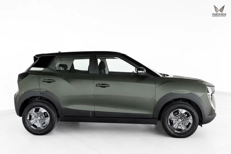 Vehicle Image for 3/29for Mahindra XUV3X0 1.2 MX3 AT