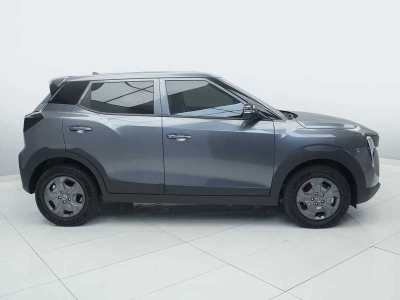 Vehicle Image for 4/23for Mahindra XUV3X0 1.2 MX2 MT