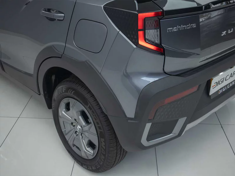 Vehicle Image for 10/23for Mahindra XUV3X0 1.2 MX2 MT