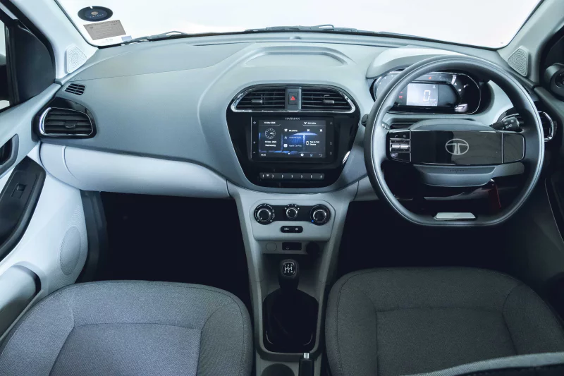 Vehicle Image for 18/25for Tata Tiago 1.2 XT MT