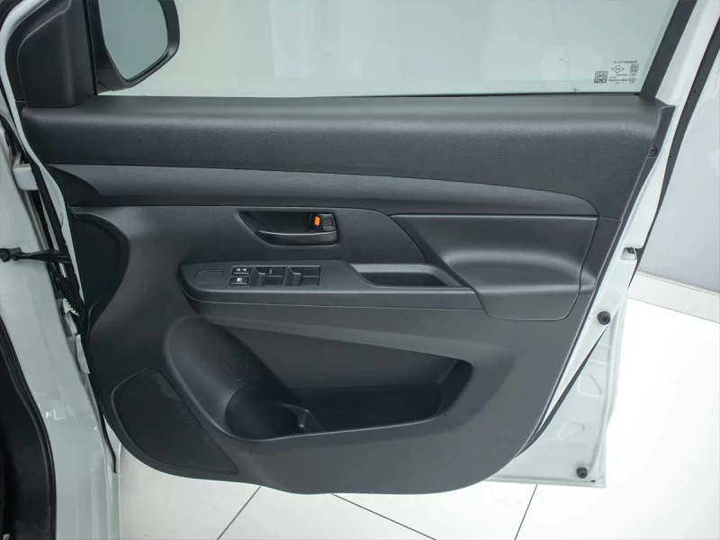 Vehicle Image for 38/44for Suzuki Ertiga 1.5 GA MT
