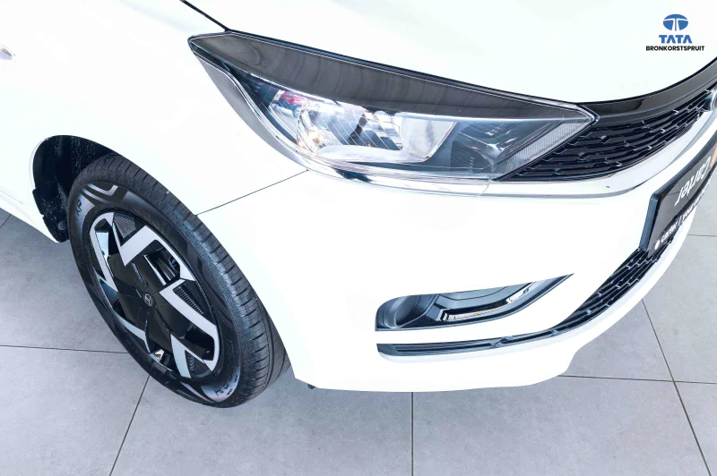 Vehicle Image for 15/26for Tata Tiago 1.2 XM MT