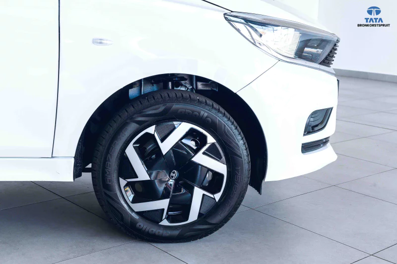 Vehicle Image for 8/26for Tata Tiago 1.2 XM MT
